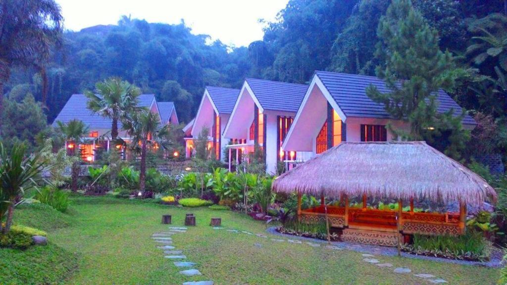 Zuri Resort Cipanas ปุนจัก ภายนอก รูปภาพ